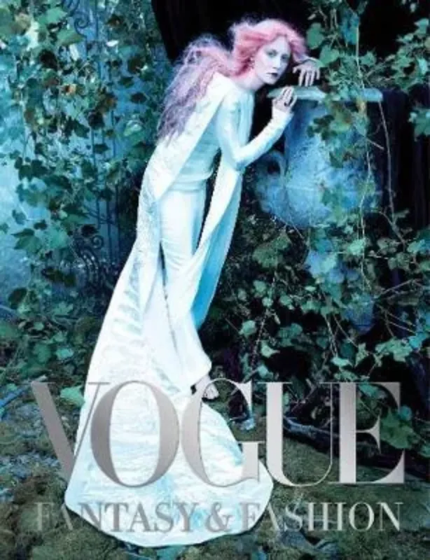 Изображение Vogue: Fantasy & Fashion
